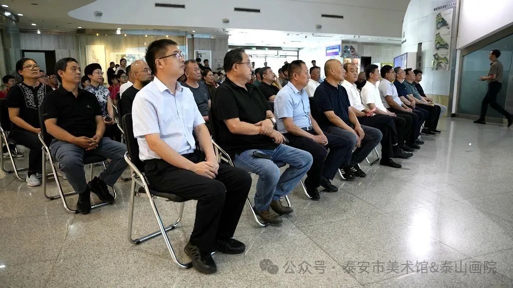 “艺彩初绽，煦育芳华”——泰安第十中学美育成果展在泰安市美术馆（泰山画院）顺利开幕